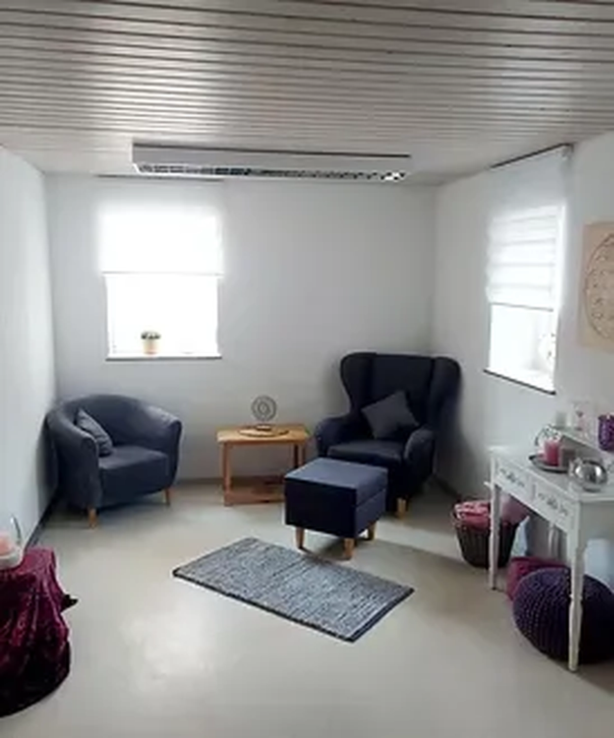 Seelenfarbe - Achtsamkeitstrainerin und Gesundheitspraktikerin (DGAM) - im Therapieraum