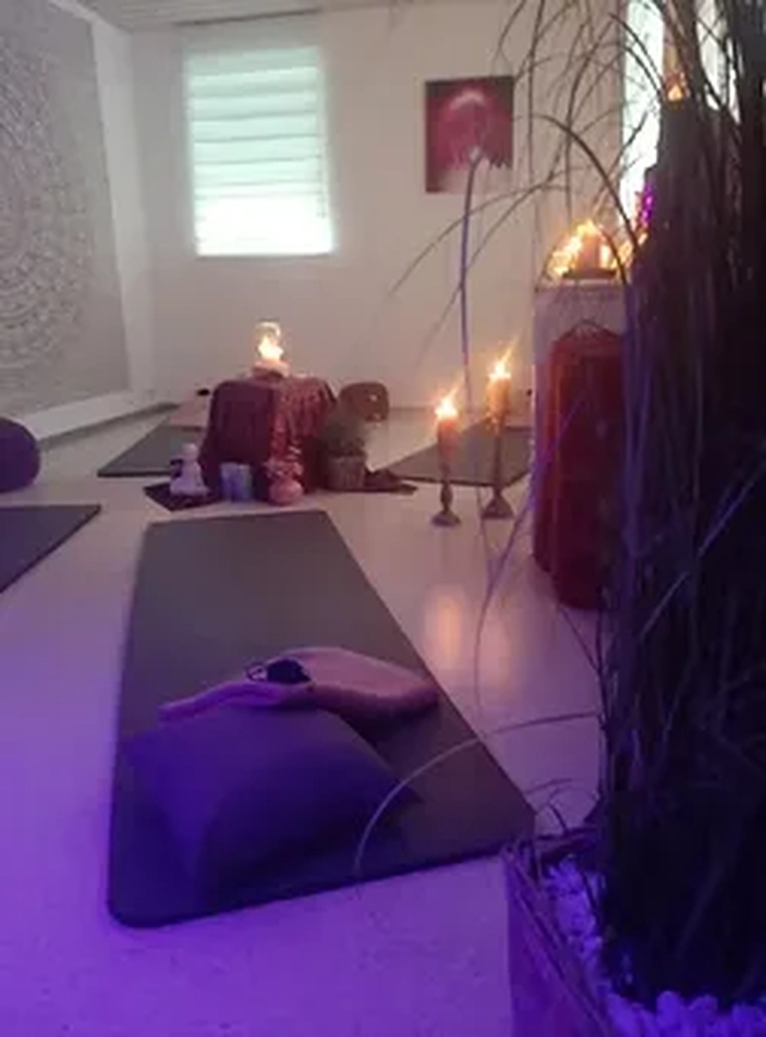 Seelenfarbe - Achtsamkeitstrainerin und Gesundheitspraktikerin (DGAM) - im Therapieraum